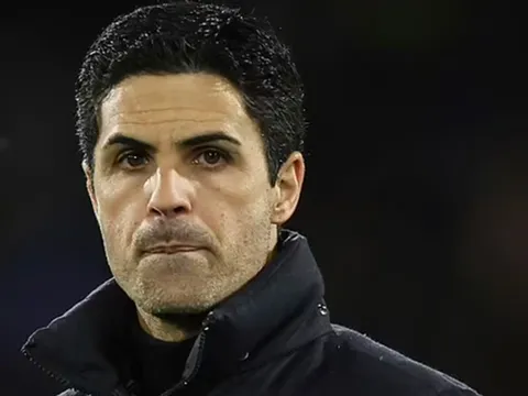 "Tôi không nghĩ cậu ấy sẽ được thi đấu trở lại cho Arsenal"