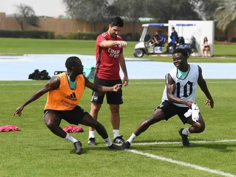 Arteta chỉ tay, dàn sao Arsenal dốc sức tập luyện ở Dubal