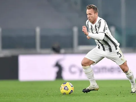 Romano xác nhận rào cản của Arsenal trong vụ Arthur