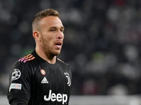 Arthur có gì hơn các tiền vệ Arsenal?