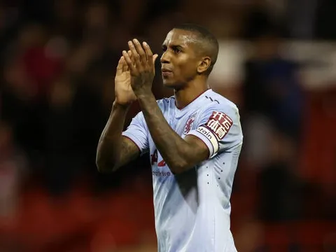 Ashley Young rực sáng trong ngày Lingard ngồi dự bị
