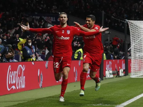 Atletico thắng ngược Valencia vào phút chót