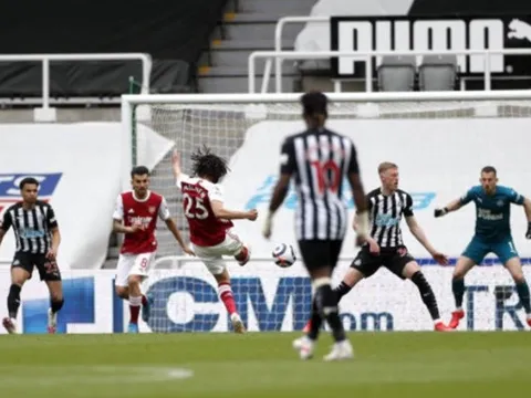 "Aubameyang đã gây ra một mớ hỗn độn khủng khiếp"