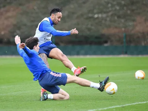 Arsenal cực kỳ hưng phấn, Aubameyang gây bất ngờ trên sân tập