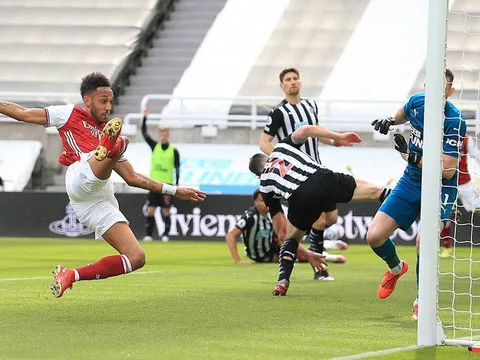 Aubameyang tung cánh, Arsenal thắng vượt trội Newcastle