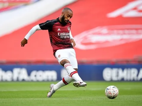 Aubameyang ở lại, Lacazette bất ngờ chốt tương lai gây sốc