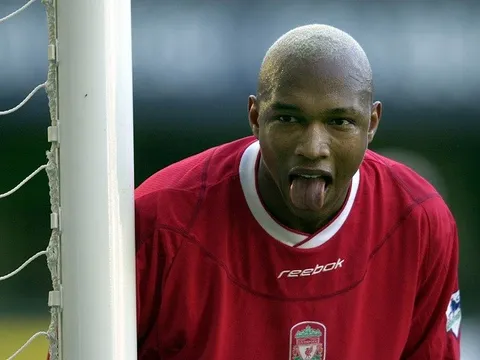 Aubameyang: "Tôi thích Diouf đến nỗi đã dùng bột mỳ để nhuộm tóc trắng giống anh ấy"