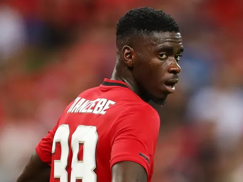 Mua thêm trung vệ, Leeds United tính đưa sao trẻ rời Man Utd