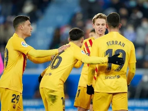 Barca đe dọa vị trí thứ tư của Atletico