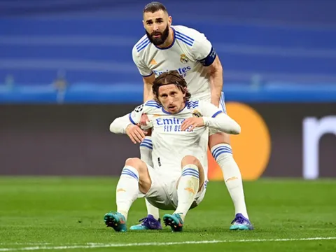 Mặt trái của Benzema