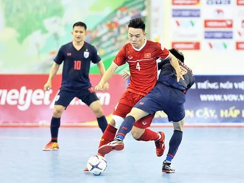 HLV Thái Lan phát biểu ngông cuồng: "Thắng Việt Nam là điều đương nhiên"