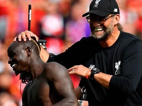 ''Chúng tôi đều yêu quý ông ấy, và chúng tôi cũng sợ ông ấy như một người cha''