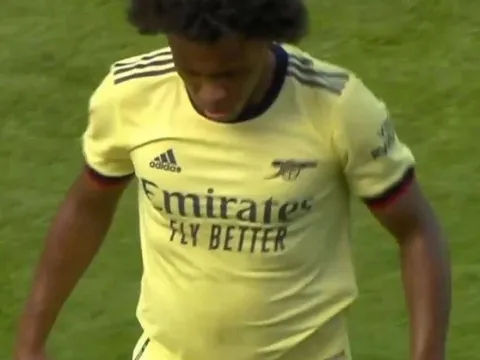 Ba điều rút ra sau chuyến tập huấn ở Scotland của Arsenal: "Chiếc bụng bia" của Willian