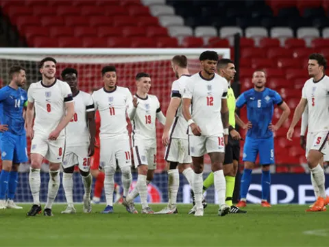 "Bad boy" Man City lập cú đúp, ĐT Anh nhấn chìm Iceland tại Wembley