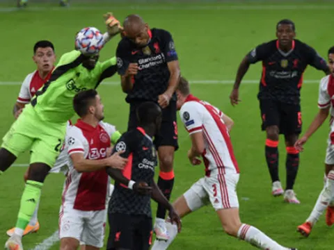 Mất Van Dijk, Klopp tìm ra "siêu đá tảng" mới ở hàng thủ