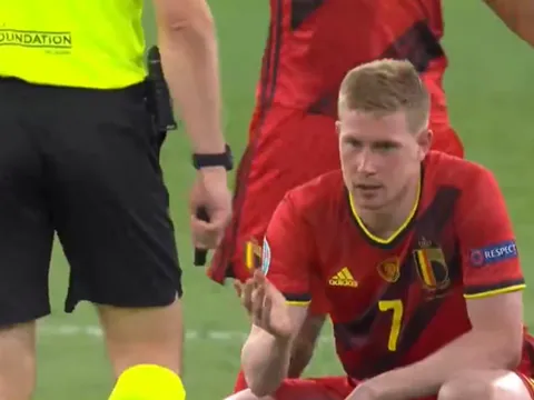 Cận cảnh pha tắc bóng khiến De Bruyne rời sân