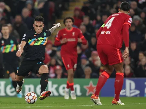 Martinez sút như búa bổ tung lưới Liverpool, Inter vẫn ôm hận vì người cũ M.U