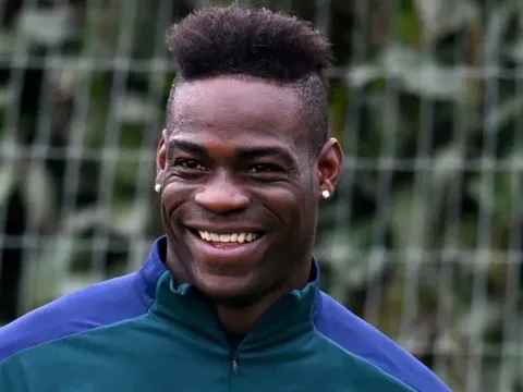 Balotelli: "Có thể tôi sẽ làm 1 nhà báo"