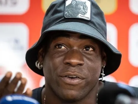 Balotelli lại gây rắc rối ở đội bóng mới