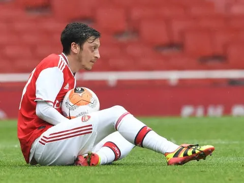 Bản hợp đồng 35 triệu đã giúp Arsenal quên đi Ozil