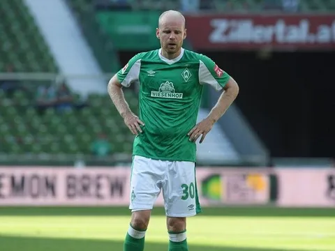 Bán Van de Beek, Ajax mang 'sao xịt' Ngoại hạng Anh về thay thế