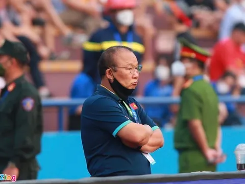 Báo Hàn Quốc: 'Shin Tae-yong lại thua Park Hang-seo'