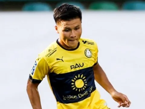 Báo Trung Quốc nói thẳng về hạn chế của Quang Hải tại Pau FC