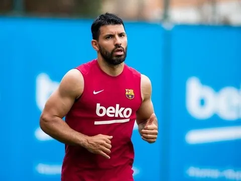 Barca ấn định thời điểm Aguero tái xuất