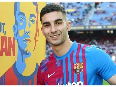 Barca báo tin trời đánh về Ferran Torres