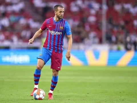 Barca chấp nhận lỗ 57 triệu euro với Pjanic