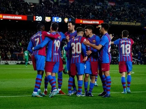 Barca của Xavi đầy biến ảo, gây nhiễu hàng thủ chỉ bằng 3 cái tên