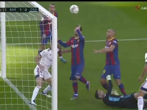 Barca đại thắng, Messi tái hiện hình ảnh "Bàn tay của Chúa"