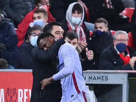 Barca méo mặt vì Fati và Pedri