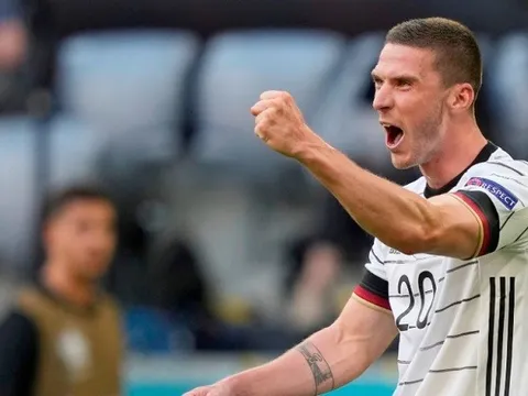 Barca nhận phản hồi giá vụ Robin Gosens