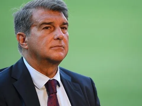 Barca 'nợ như chúa chổm'