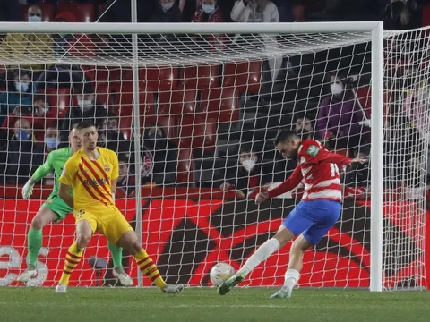 Barca rơi chiến thắng ở phút 89
