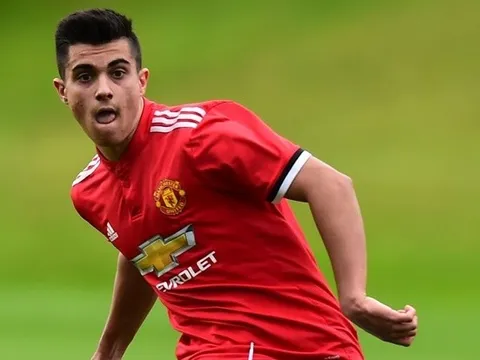 Barca vào cuộc, M.U mất “viên ngọc” 19 tuổi vào tháng Giêng?