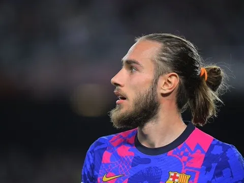 CHÍNH THỨC: Barca chia tay cái tên thứ 7