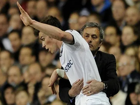Bắt đầu đàm phán, Mourinho vượt mặt Man United mang "đứa con lưu lạc" về Spurs