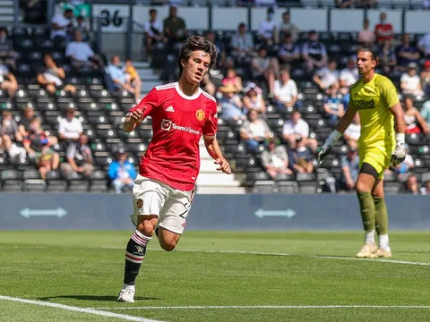 Solskjaer công khai đẩy đi, kẻ thách thức Sancho khẳng định muốn ở lại