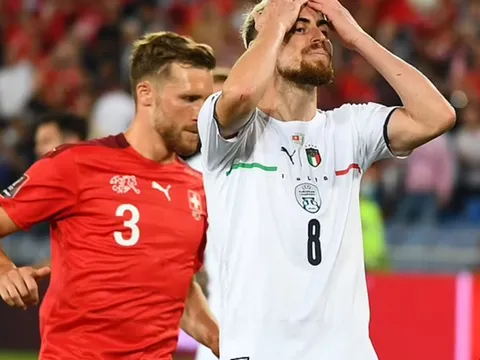 Bất lực toàn tập, Ý chia điểm với Thụy Sĩ