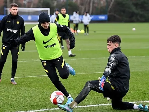 Bất ngờ Kepa, thái độ dàn sao Chelsea trên sân tập sau CK League Cup