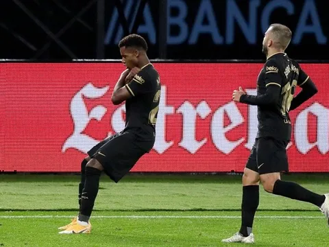 'Báu vật' Fati lên tiếng, Barca thắng nhẹ Celta trong thế 10 đấu 11