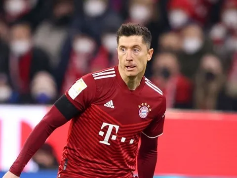 Bayern bị Lewandowski dồn vào đường cùng