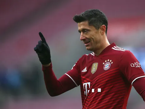Lewandowski lập hat-trick trong trận thắng của Bayern