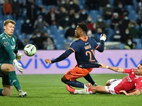 Bayern đối xử bất ngờ với người thay thế Neuer