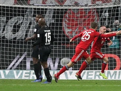 Bayern Munich ghi 3 bàn vào lưới Eintracht Frankfurt