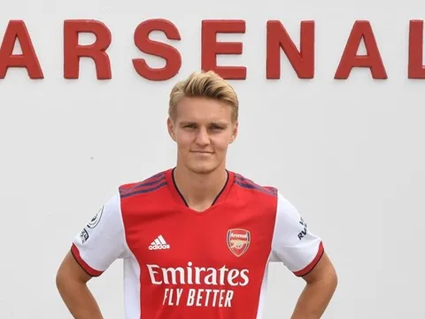 Bẻ lái tái xuất Arsenal, Odegaard phá vỡ im lặng