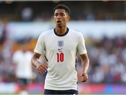 Bellingham gọi một sao Liverpool là "huyền thoại"