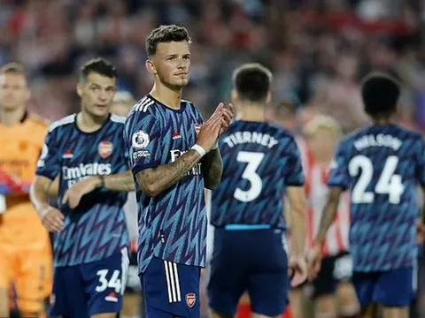 Ben White phòng ngự yếu, chỉ BLĐ Arsenal là không nhận ra